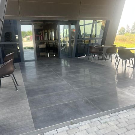 Penzion Hut Dunajska Streda Bagian luar foto